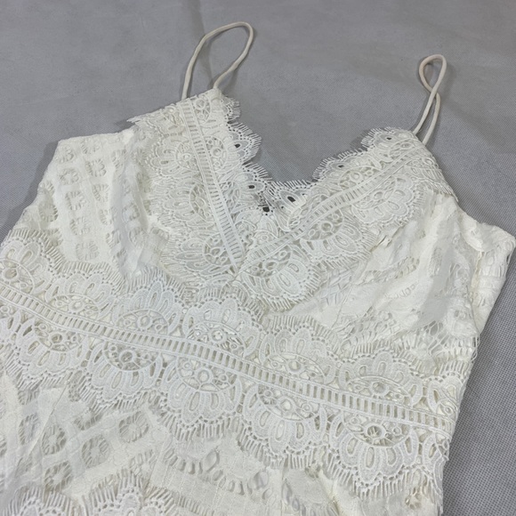 Saints + Secrets white lace dress - Picture 1 of 10